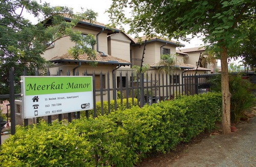 Komatipoort Hotel | Meerkat Manor