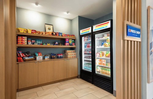 Yuba City Hotel | Holiday Inn Express & Suites Yuba City Marysville by IHG