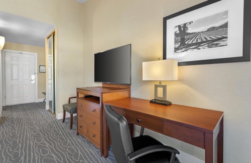 Calistoga Hotel | Best Western Plus Stevenson Manor