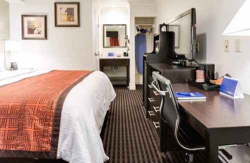 Marina District Hotel | Seaside Inn