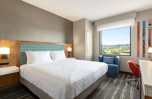 East San Mateo Hotel | Hampton Inn & Suites San Mateo-San Francisco Airport