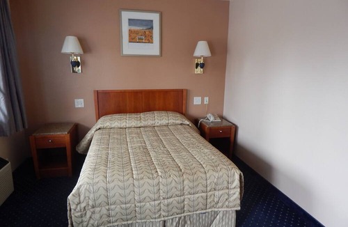 Longfellow Hotel | Bay Bridge Inn