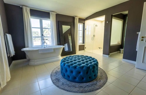 Oakville House | Ashe Vineyard House - Beautiful Home on a Vineyard in Yountville