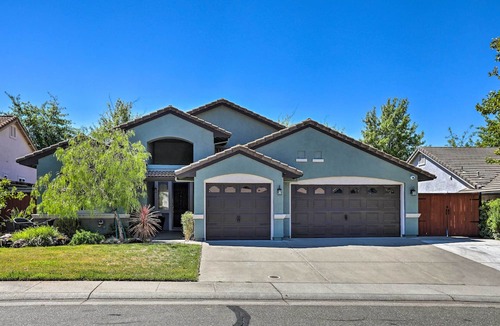 Folsom Cottage | Spacious Folsom Getaway w/Pool & Hot Tub!