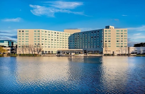 Redwood Shores House | Always a Great Idea To Unwind! Four Modern Units, Pet-friendly, Waterfront View!