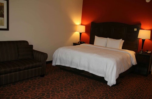 Union City Hotel | Hampton Inn Union City