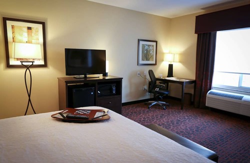 Union City Hotel | Hampton Inn Union City
