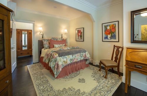 Murphys Bed & Breakfast | Dunbar House Inn and Event Property