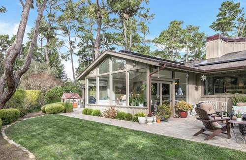 Del Monte Forest House | Lx47: Pebble Garden Retreat Home With Modern Kitchen