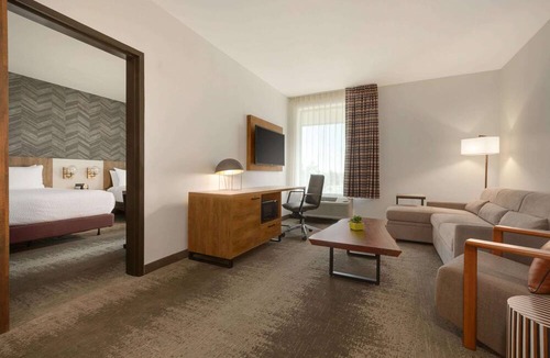 Southwest Santa Rosa Hotel | La Quinta Inn & Suites Santa Rosa Sonoma