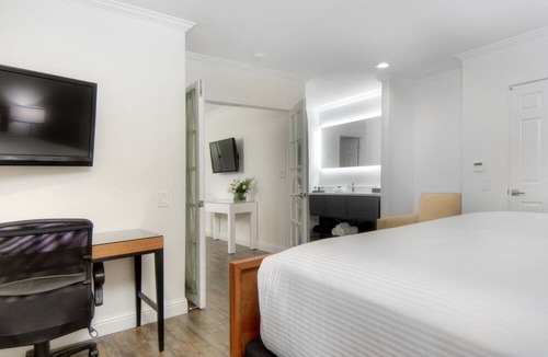 Davis Hotel | Aggie Inn, an Ascend Collection Hotel
