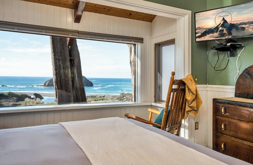 Elk Bed & Breakfast | Elk Cove Inn & Spa