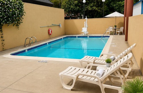 Martinez Hotel | Rodeway Inn