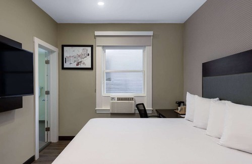 Theater District Hotel | Super 8 by Wyndham San Francisco/Union Square Area