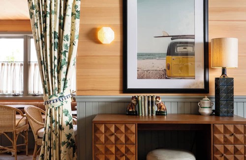 Golden Rectangle Hotel | Le Petit Pali at 8th Ave