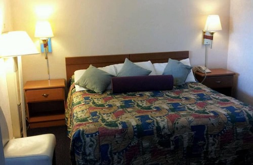 Marina District Hotel | Townhouse Motel