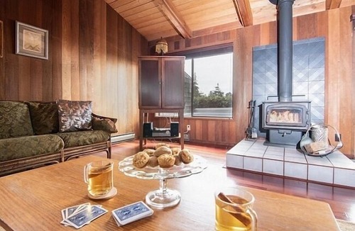 Anchor Bay Cabin | Vista Del Mar 2 Bedroom Home by Redawning