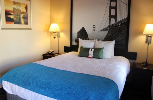 Central Berkeley Hotel | Super 8 by Wyndham Berkeley
