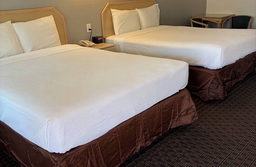 Willits Hotel | Lark Motel