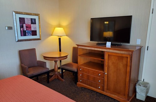 Russian Hill Hotel | Royal Pacific Motor Inn