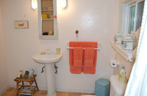 Mendocino Cottage | Romantic Mendocino Garden Cottage - 4 Minutes from the Ocean