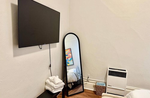Uptown Oakland Apartment | GORGEOUS 3 BEDROOM IN DOWNTOWN