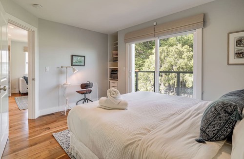 Half Moon Bay Cottage | Steps to Ocean: Luxe Family Home in Half Moon Bay!