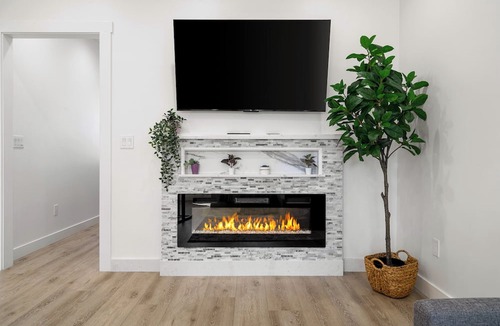 Excelsior Apartment | 2BR 2BA in Excelsior District w Parking