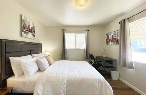 Campbell House | Campbell Cozy Bright 2B 1b AC Close to Downtown