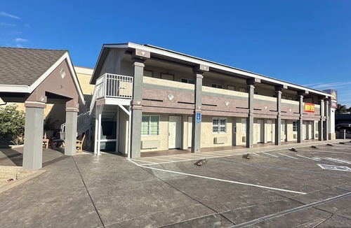 Los Banos Hotel | Hometown Inn