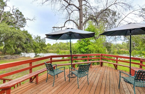 Oroville Cottage | 5 Mi to Lake Oroville: Huge Riverfront Home!