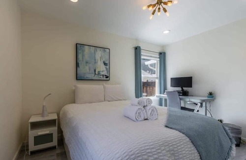 Sunnyvale West Cottage | @ Marbella Lane - Convenient Home in Sunnyvale