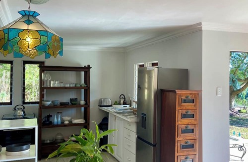 Knysna Cabin | Peaceful Nature Lover's cabin with WiFi and a retro caravan