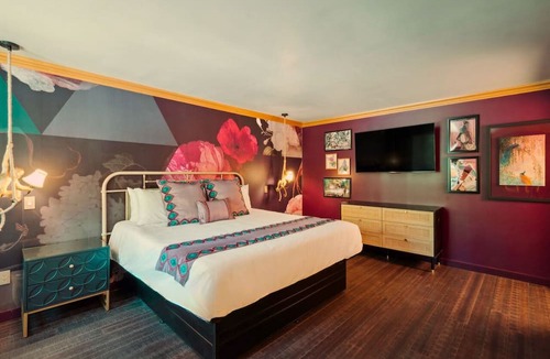 Middletown Hotel | The Fainting Couch Boutique Hotel