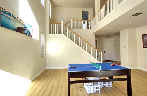 Pittsburg House | Grand house welcomes you all