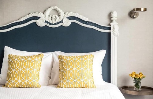 Theater District Apartment | Deluxe Queen Room Near Glide Memorial Church SAN
