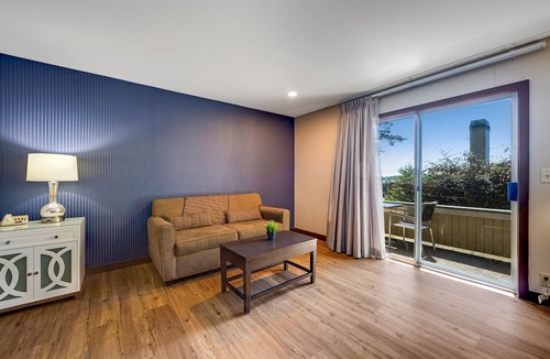 Bodega Bay House | Standard King Room with Ocean View
