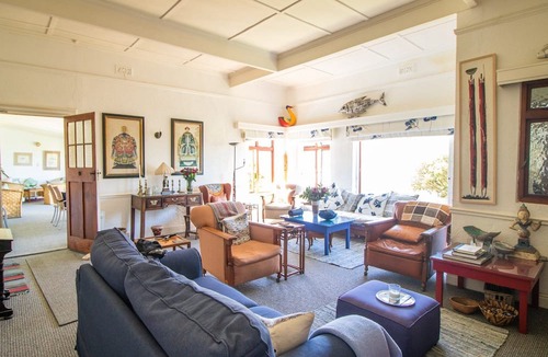 Fish Hoek House | Heritage home in Cape Town on the ocean in Fish Hoek with Jacuzzi and garden