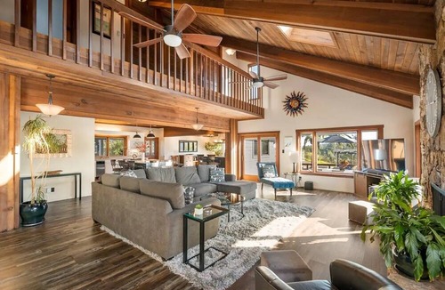 Forestville House | Couples Retreat-Hot Tub Swimming Pool & Views
