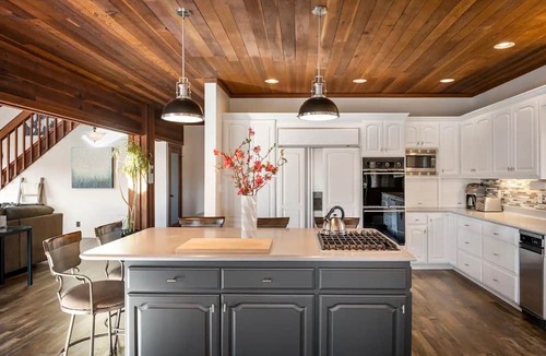 Forestville House | Couples Retreat-Hot Tub Swimming Pool & Views
