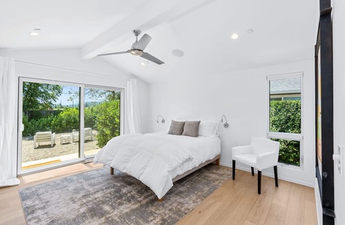 St. Helena House | St. Helena vineyard adjacent three/ three bath compeltely updated with pool.