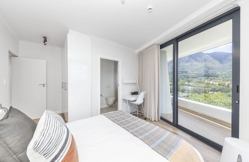 Claremont Apartment | Newlands Peak 801, Newlands