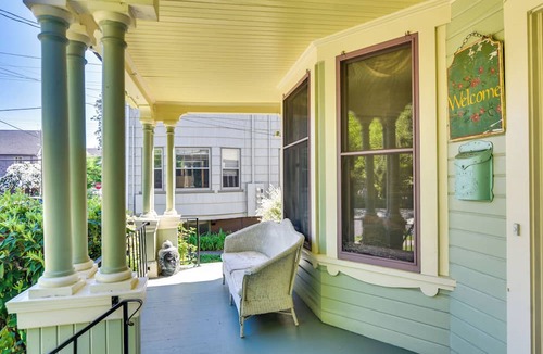 Lloyd District Cottage | Historical Portland Home < 2 Mi to Downtown!