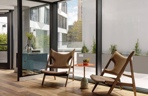 Tenderloin House | Artful Retreat near San Francisco MoMA, Stylish Urban Pet-Friendly Haven!