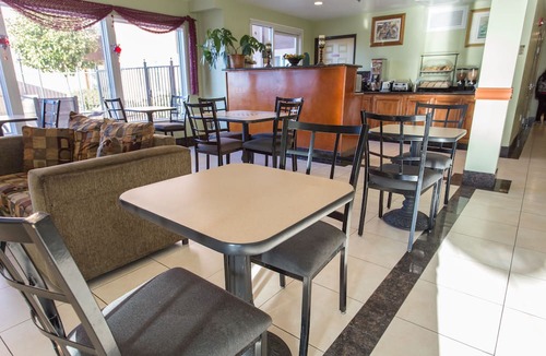 Hayward Hotel | Rodeway Inn & Suites Hayward - Oakland South