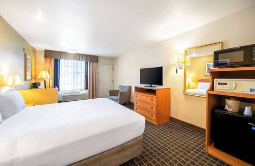South San Jose Hotel | SureStay Plus Hotel by Best Western San Jose Central City