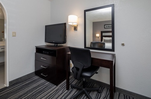 Centennial Hotel | Redwood Creek Inn