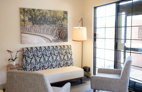 Davis Hotel | Holiday Inn Express & Suites Davis - University Area by IHG