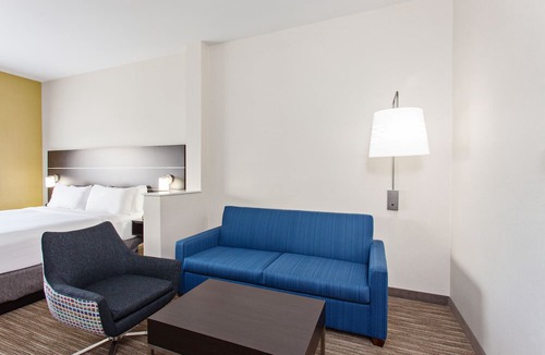 Oakland Hotel | Holiday Inn Express Hotel & Suites Oakland-Airport by IHG