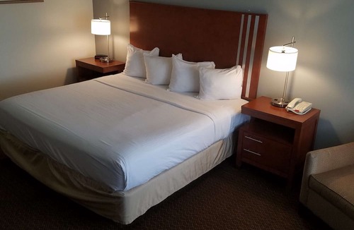 Hollister Hotel | SureStay Hotel by Best Western Hollister